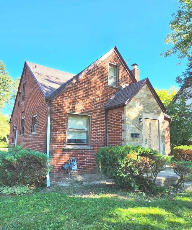 Building Photo - 18314 Fenton St