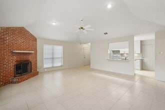 Building Photo - 10834 Lynbrook Dr