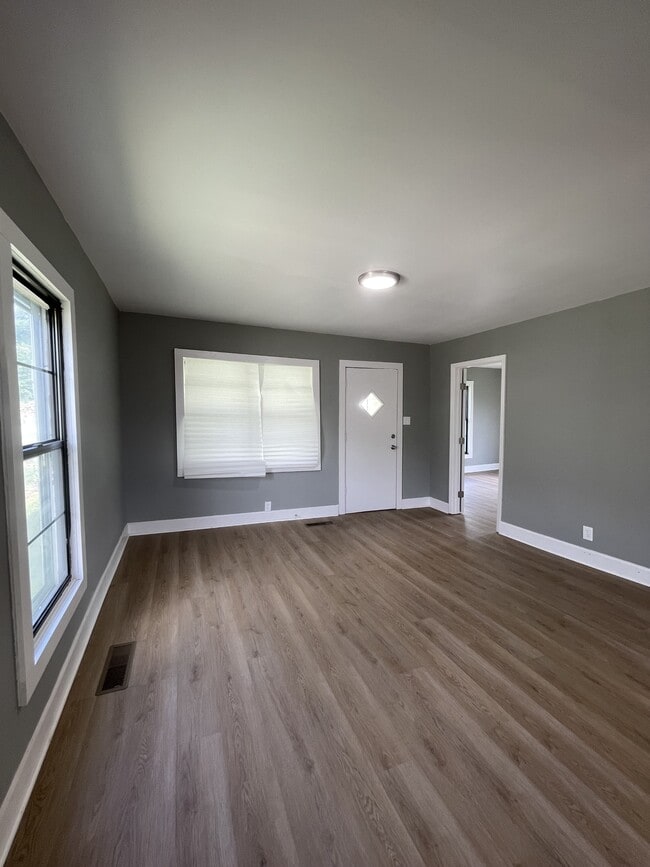 Building Photo - 2019 N Chamberlain Ave