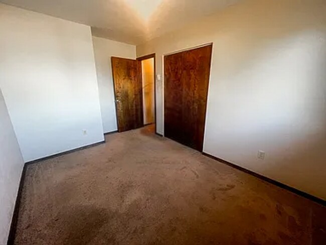 Building Photo - Beautiful 3 Bed /1.5 Bath Townhouse in Albany