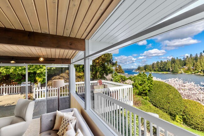 Foto del edificio - CLICK "REQUEST A TOUR" NOW!