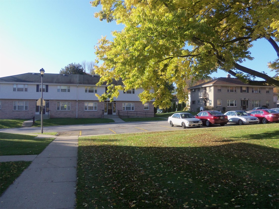 Building Photo - 6747 Crocus Ct