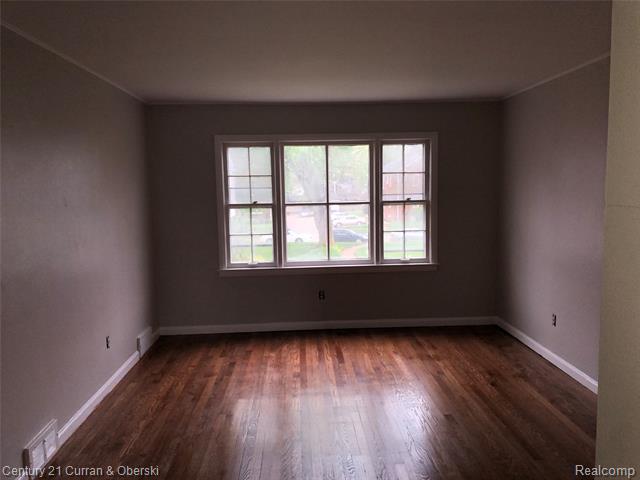 Foto del edificio - 21730 Snow Ave