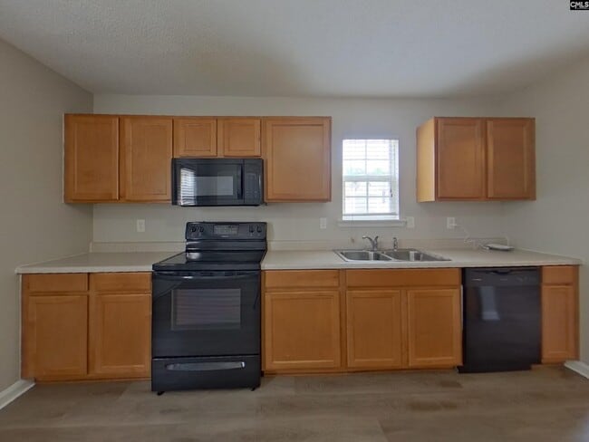 Building Photo - 381 Valley Heights Ln
