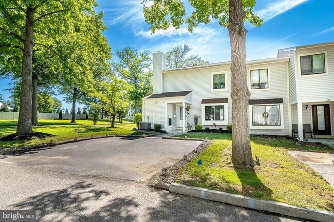 Foto del edificio - 251 Fir Tree Ct