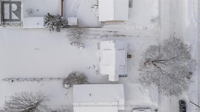 Building Photo - 145 Victoria St W