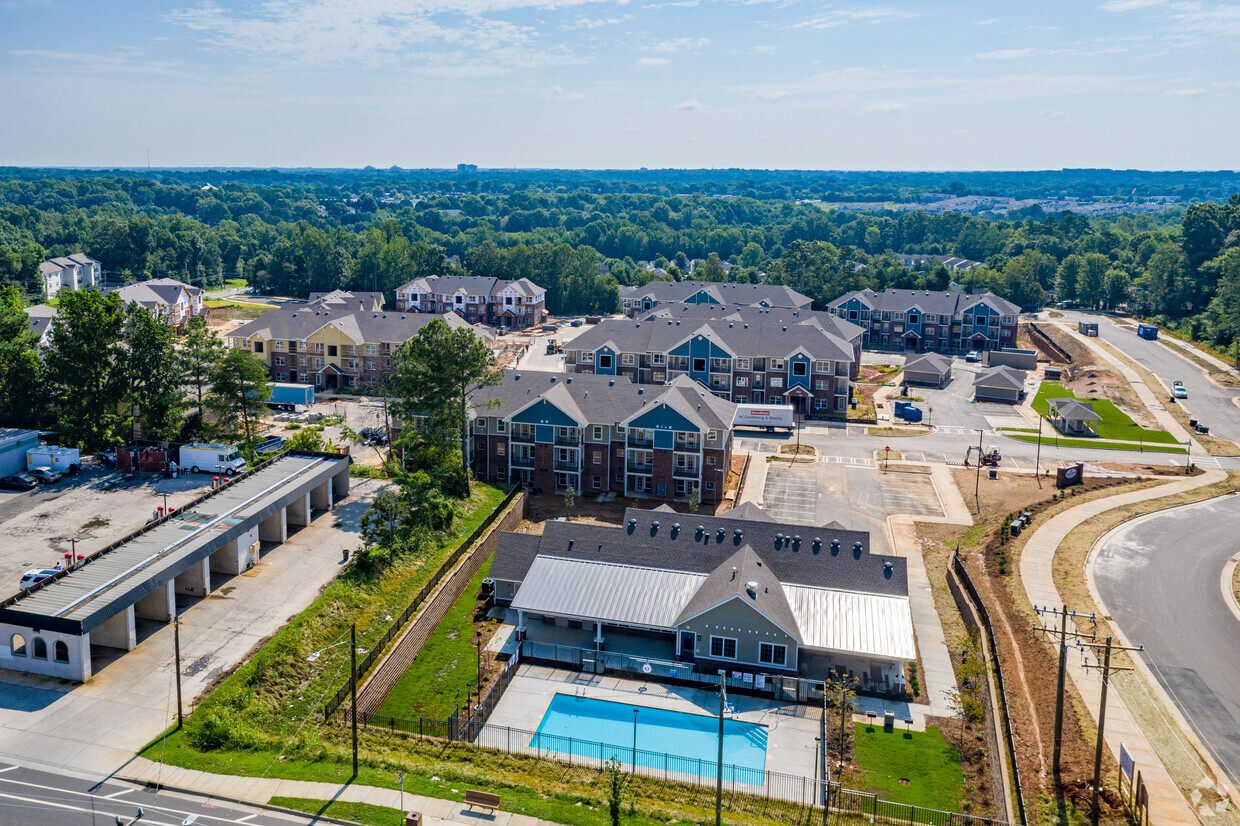 Aerial Photo - Granite Pointe Apartment Homes