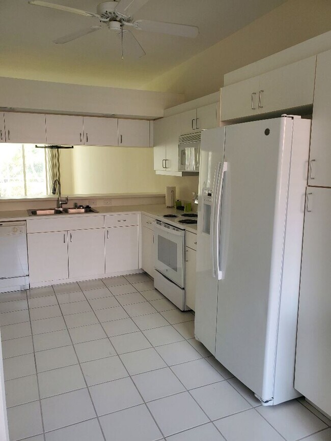 Foto del edificio - ANNUAL RENTAL - 2 BED / 2 BATH AT FALLING ...
