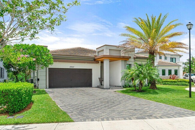 Building Photo - 10647 N Lago Vista Cir