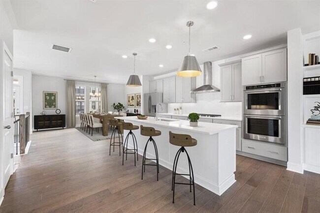 Foto del edificio - 1220 Waterfall Ct