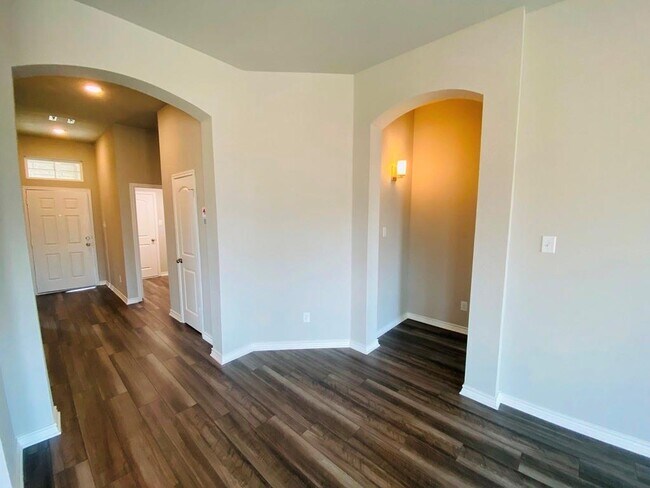 Foto del edificio - 1921 Bayou Wood Ln