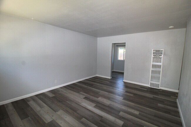 Building Photo - Remodeled Ojai Triplex