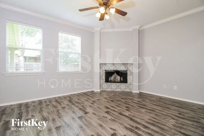 Foto del edificio - 6101 Sun Ray Dr