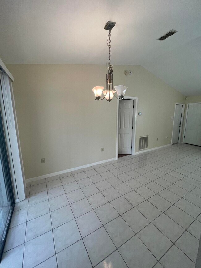 Foto del edificio - 878 Altura Ave SE
