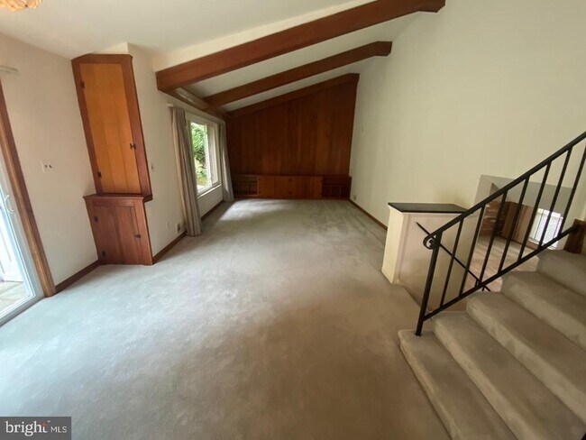 Building Photo - 6411 E Halbert Rd