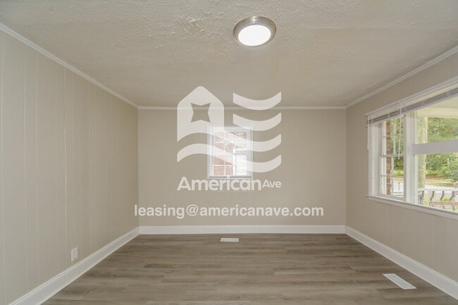 Building Photo - 707 Wilma St