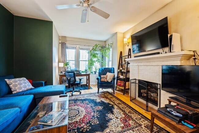 Building Photo - 1648 W Edgewater Ave