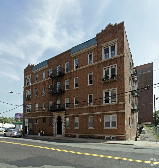 5 Anderson St, Hackensack, NJ 07601 Apartments Hackensack, NJ