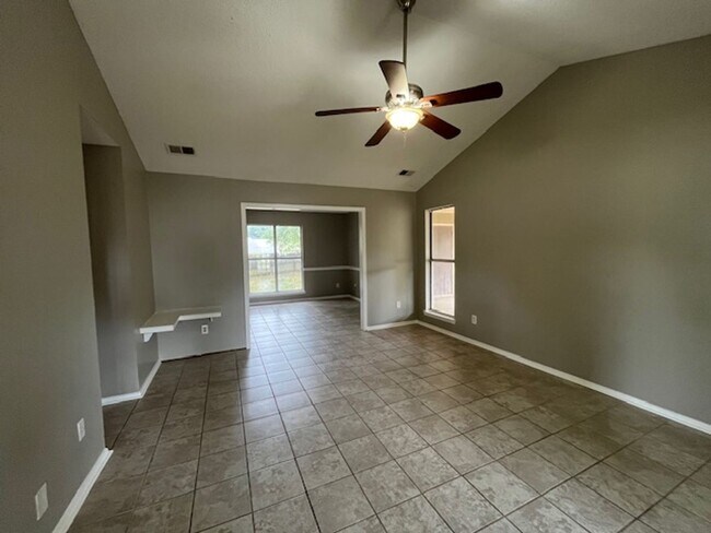 Foto del edificio - Renovated 3 Bedroom 2 Bath Home for Rent!!