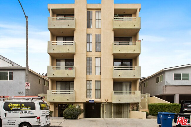 Foto del edificio - 1059 S Sherbourne Dr