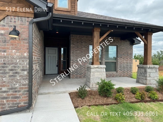 Building Photo - 517 Elena Dr