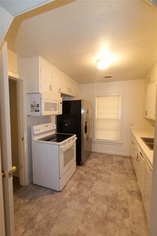 Building Photo - 809 S Brazos St