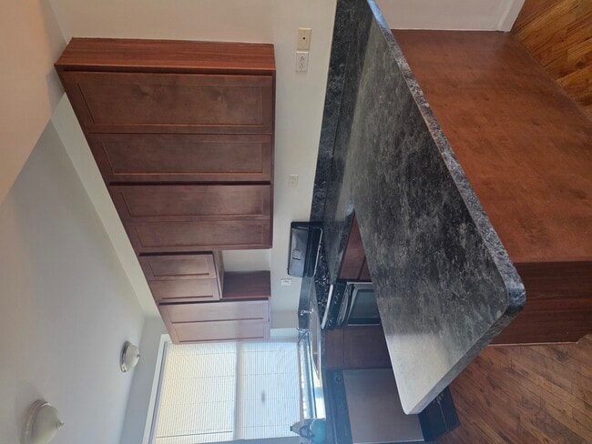 Foto del edificio - 820 E 44th St