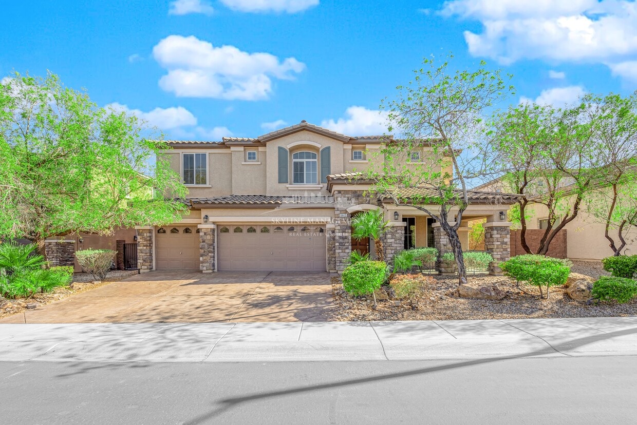 Primary Photo - 8445 Cambrils Ave