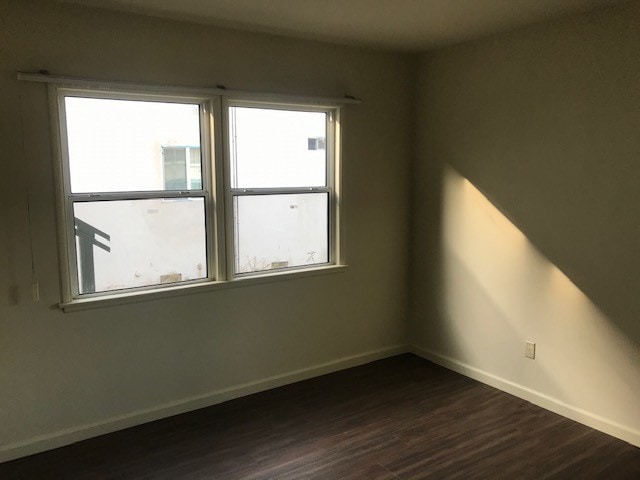 Foto del edificio - 12243-12249 Vanowen St