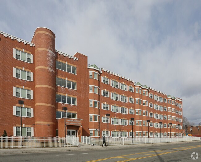 Linden Knolls Apartments Hempstead, NY