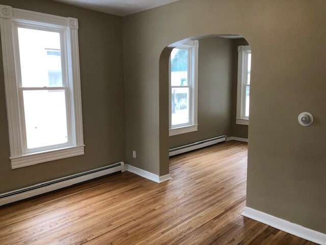 Building Photo - Stunning Single Family Home in Dayton's Bluff!  Move in Specials