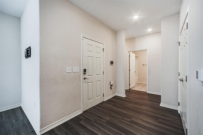 Foto del edificio - 10310 Chesterfield Dr