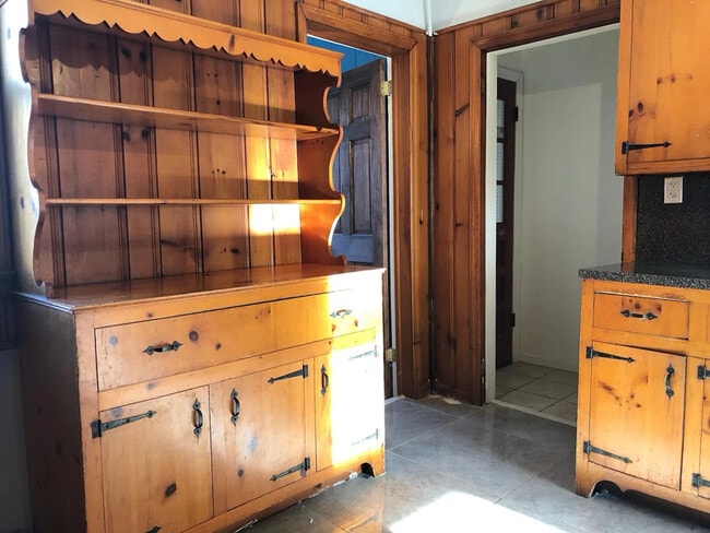 Building Photo - 122 Williams Ave