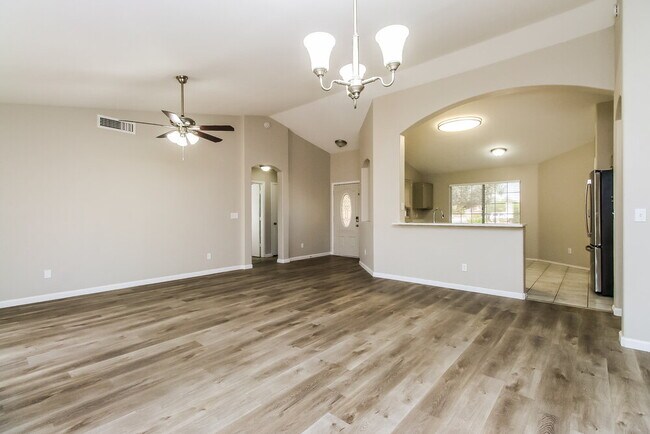 Building Photo - 950 S 54th St