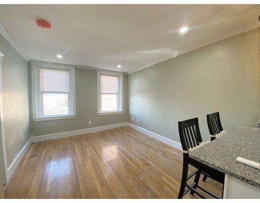 Foto del edificio - 131 Orleans St