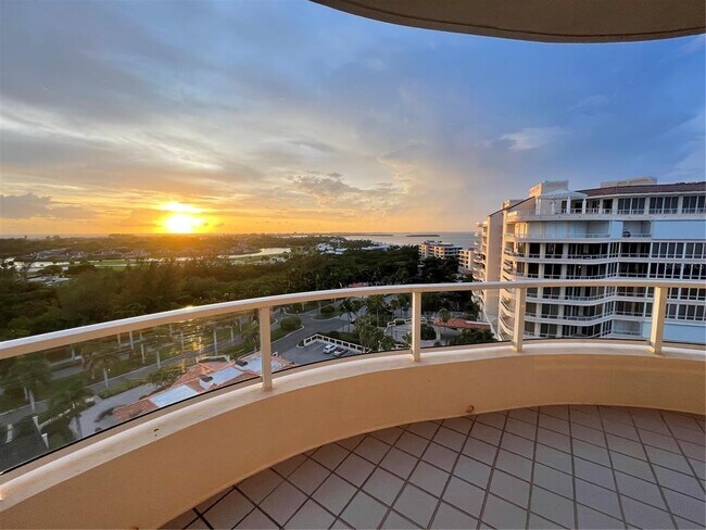 Foto del edificio - 3040 Grand Bay Blvd