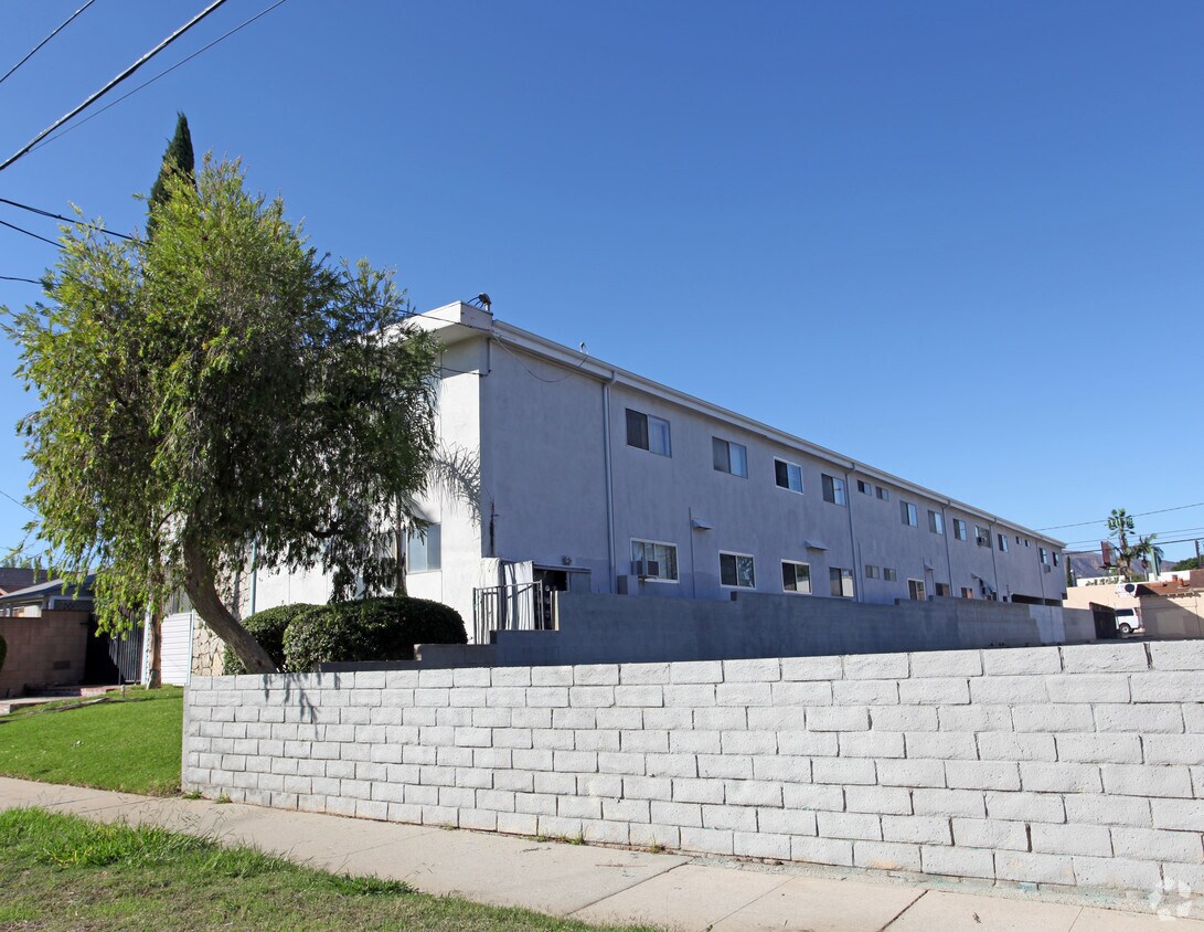 Foto principal - 17713 Kingsbury St