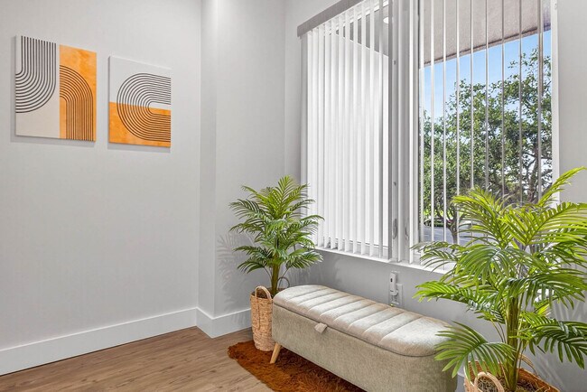 Building Photo - 620 Petit Wy