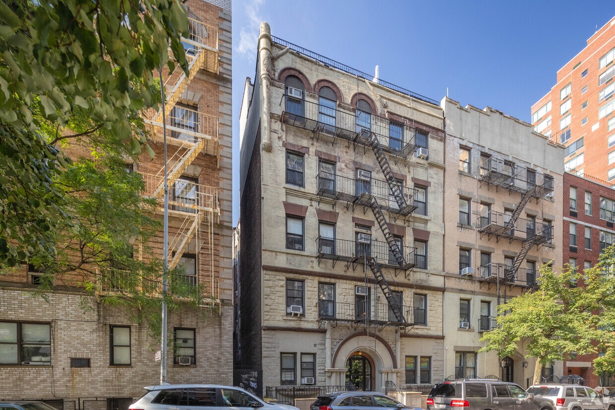 Primary Photo - 202 W 81st St
