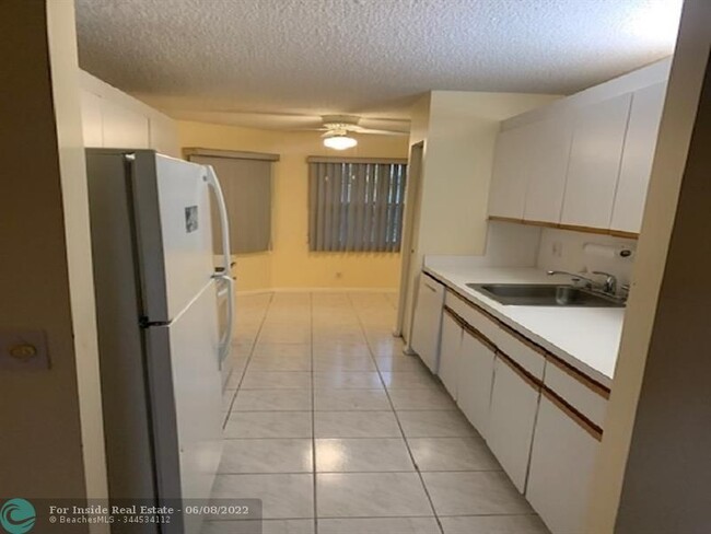 Foto del edificio - 1200 SW 124th Terrace