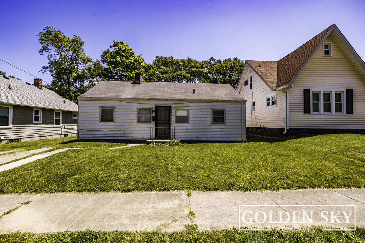 Primary Photo - 1104 Locust St
