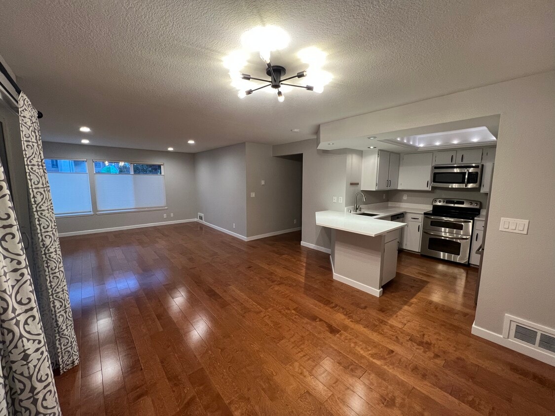 1308 Bellevue Way NE Unit 3, Bellevue, WA 98004 Condo for Rent in