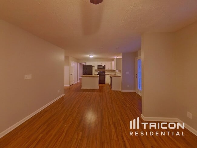 Building Photo - 9605 Kenneth Glenn Dr