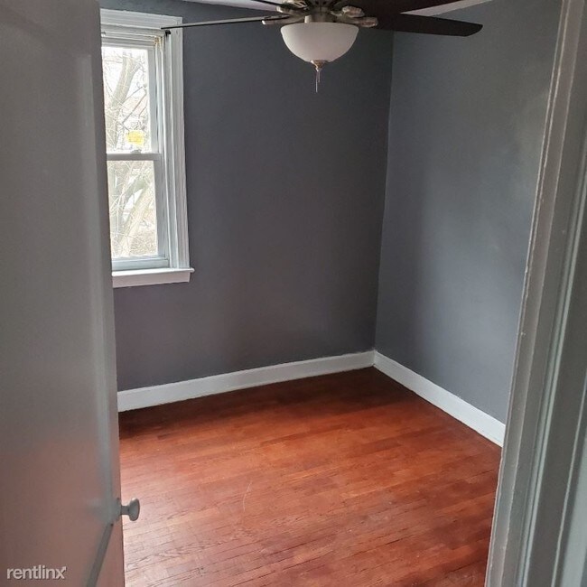Building Photo - 2 br, 1 bath Apartment - 39* e cliveden