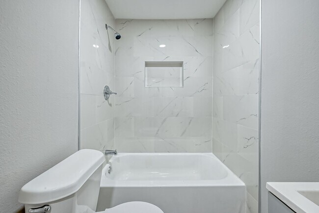 Foto del edificio - 3270-3274 Reeves St.