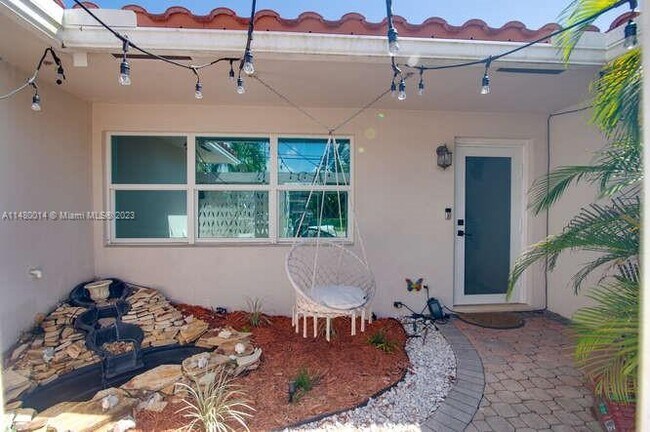 Foto del edificio - 2030 SW 23rd Ave