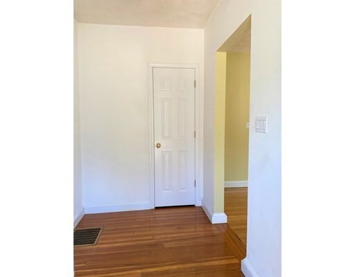 Building Photo - 34 Elm St