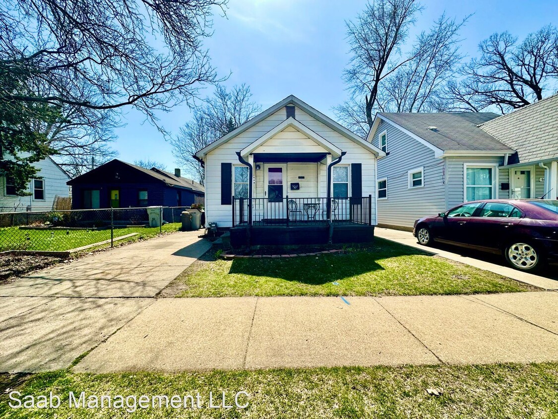Primary Photo - 2 br, 1 bath House - 608 E ELZA Ave