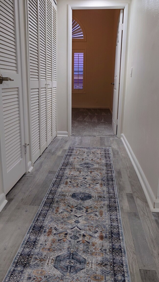 Building Photo - 12260 Corte Sabio