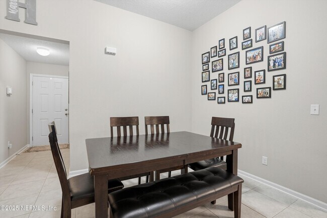 Foto del edificio - 12581 Creekside Mnr Dr